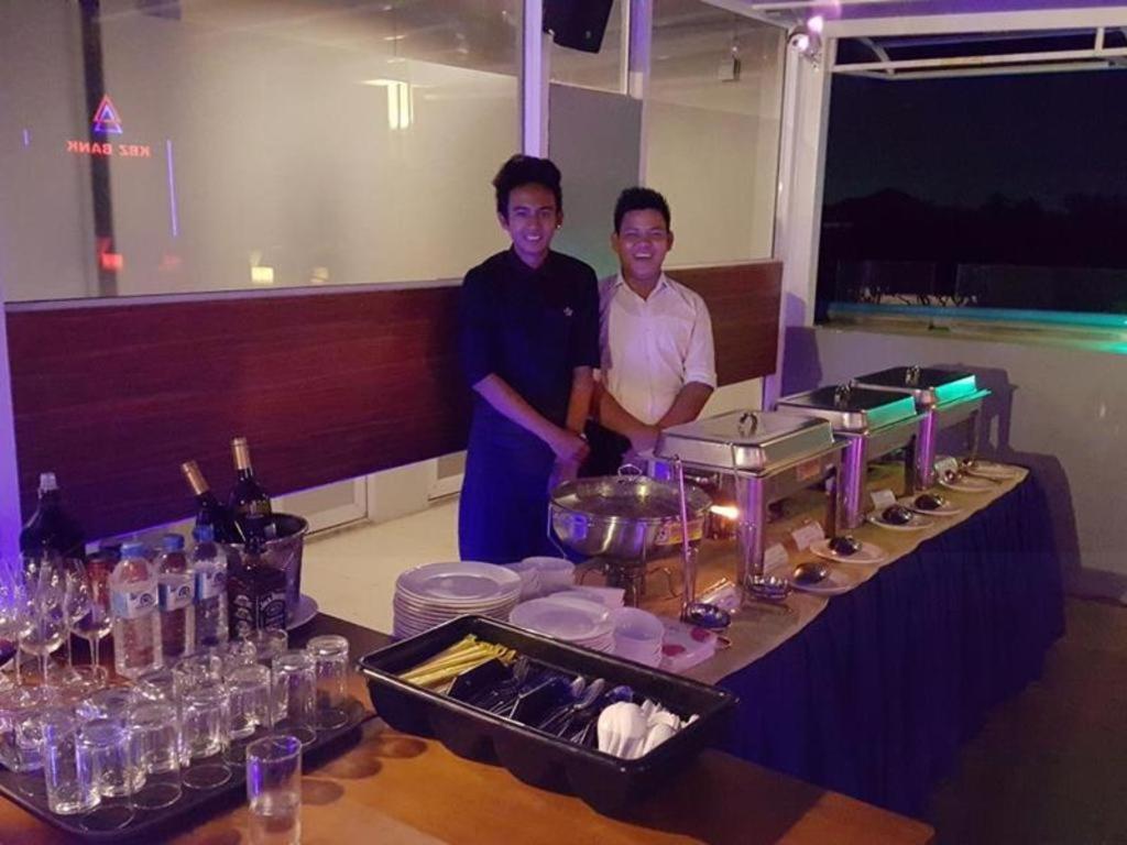 יאנגון Asian Smile Hotel מראה חיצוני תמונה