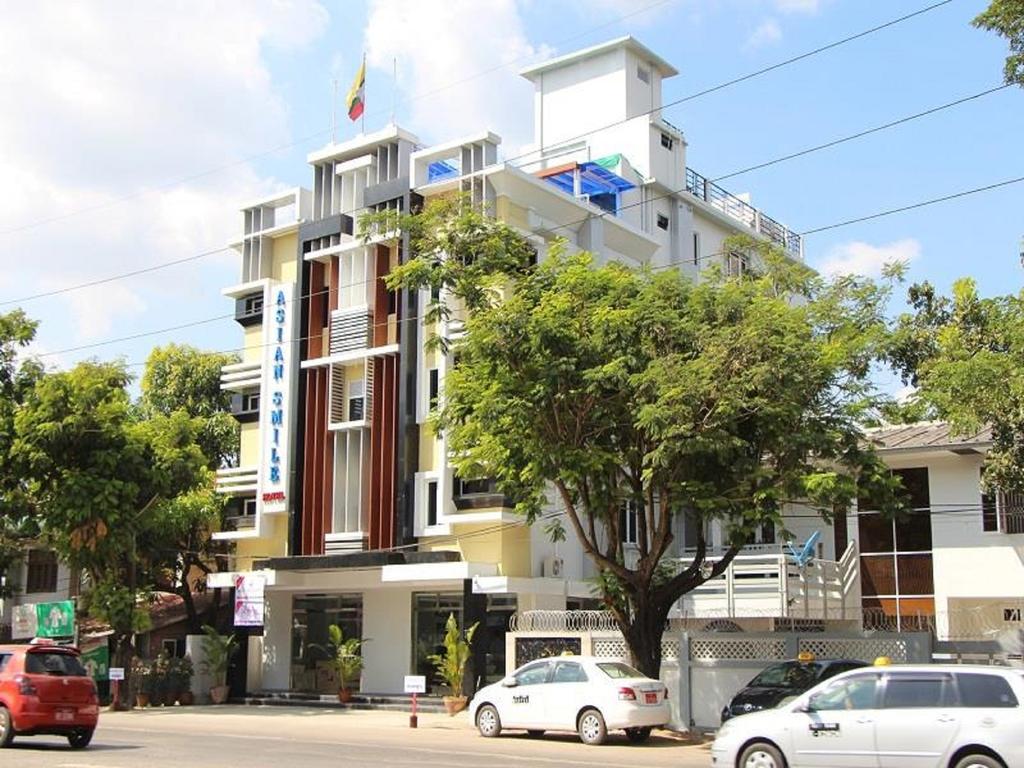 יאנגון Asian Smile Hotel מראה חיצוני תמונה