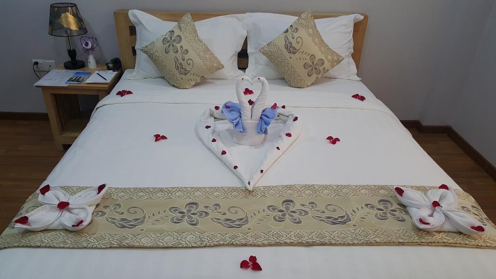 יאנגון Asian Smile Hotel מראה חיצוני תמונה