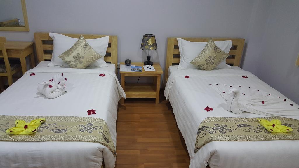 יאנגון Asian Smile Hotel מראה חיצוני תמונה