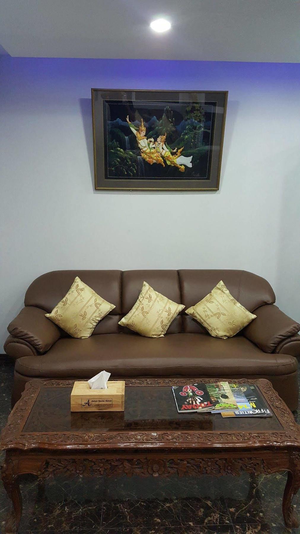יאנגון Asian Smile Hotel מראה חיצוני תמונה