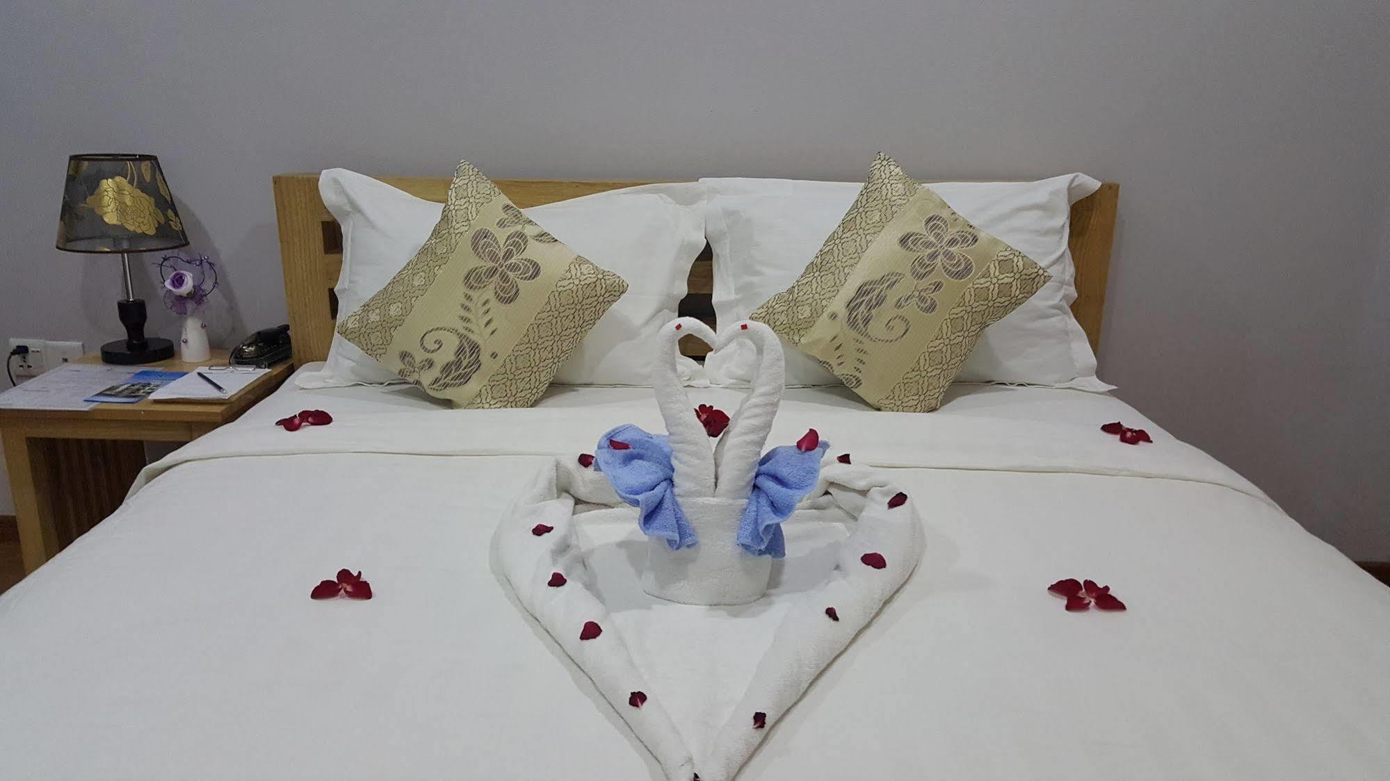 יאנגון Asian Smile Hotel מראה חיצוני תמונה