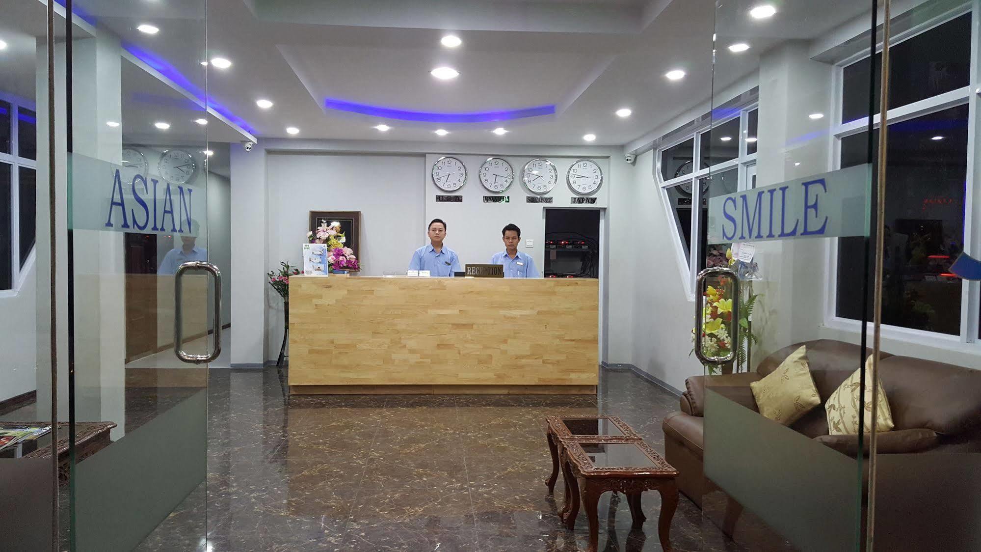 יאנגון Asian Smile Hotel מראה חיצוני תמונה